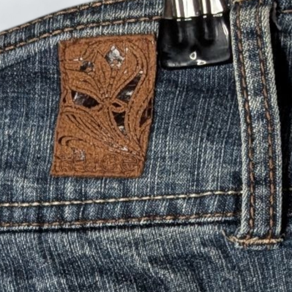 Truce Denim Flare Jeans Women’s Mid-Rise Medium Wash Stretch Bootcut Y2K Size 10 - Picture 9 of 12